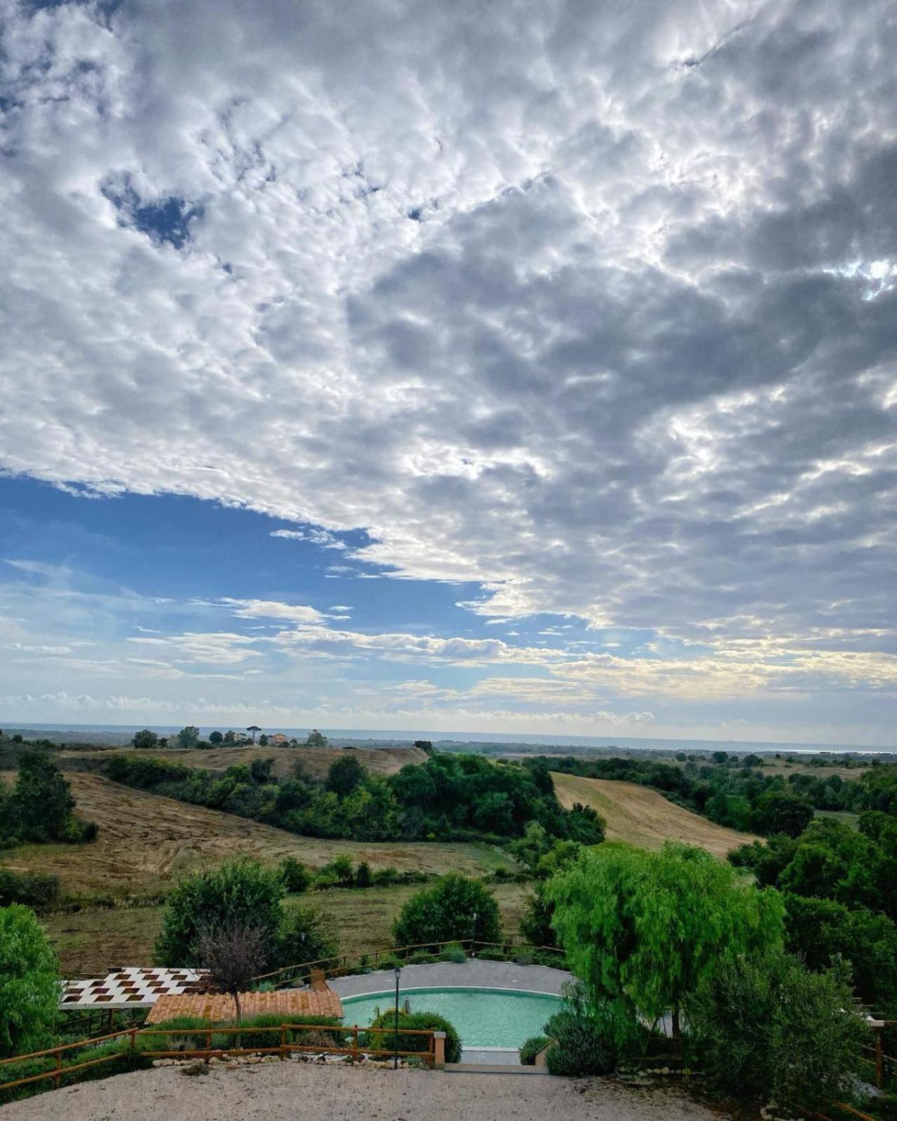 Love Nests By The Bell Tower Lodge Palidoro Exterior foto